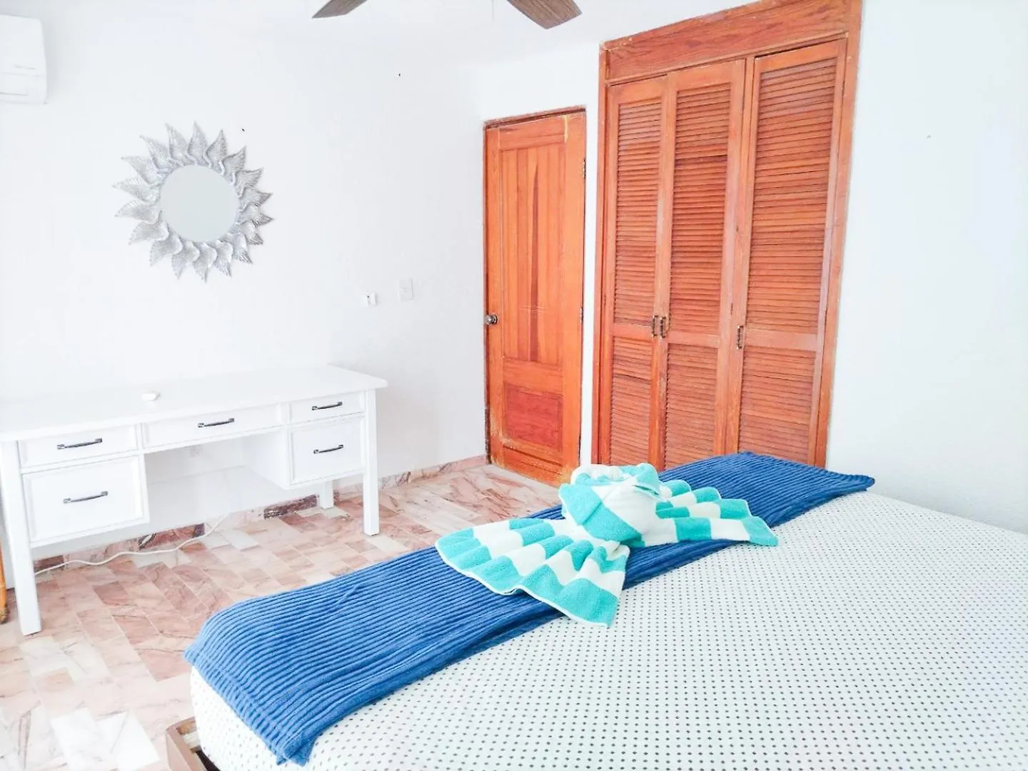 Ocean View, 3 King Beds, Balcony Lägenhet Cancún