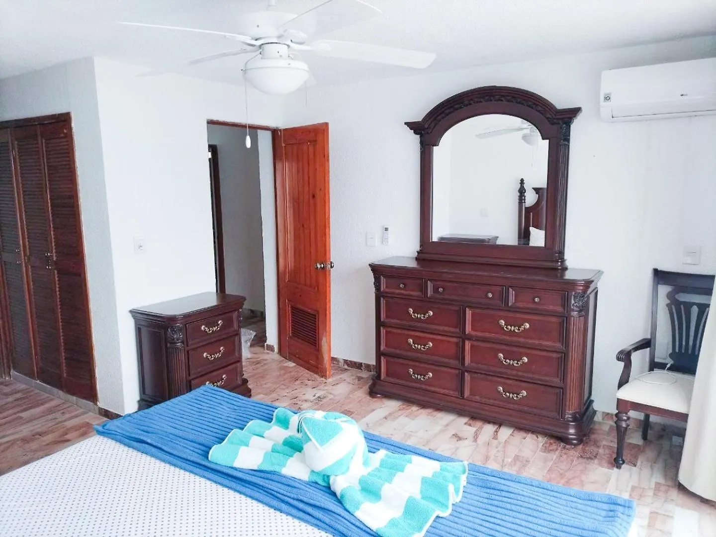 Ocean View, 3 King Beds, Balcony Lägenhet Cancún 0*,  Mexiko
